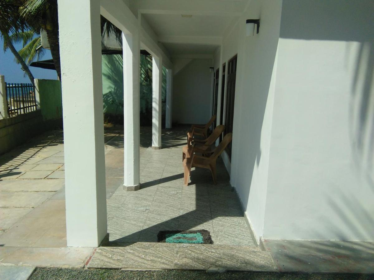 Hotel Rainbow Surf Beach Koggala Exterior foto